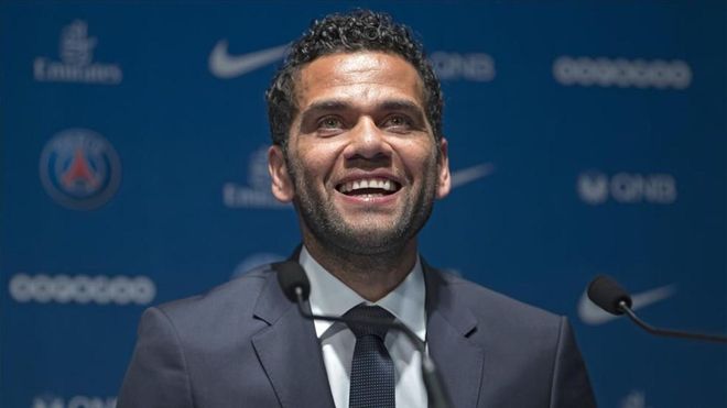 Dani Alves se expresó con su habitual rotundidad Dani Alves se expresó con su habitual rotundidad