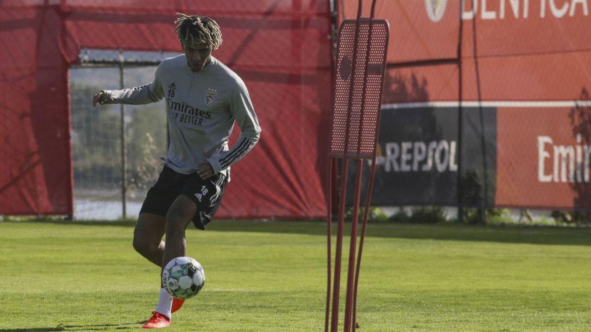 Todibo, en un entrenamiento con el Benfica Todibo, en un entrenamiento con el Benfica