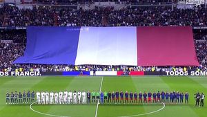 Homenaje a las 129 víctimas de París Homenaje a las 129 víctimas de París
