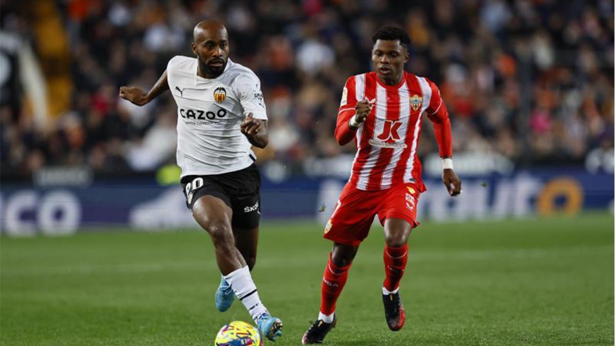 Resumen y goles del Valencia-Almería (2-2) parte de la jornada 18 de LaLiga Santander