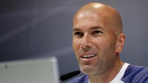Zidane comparece en la sala de prensa de Valdebebas Zidane comparece en la sala de prensa de Valdebebas