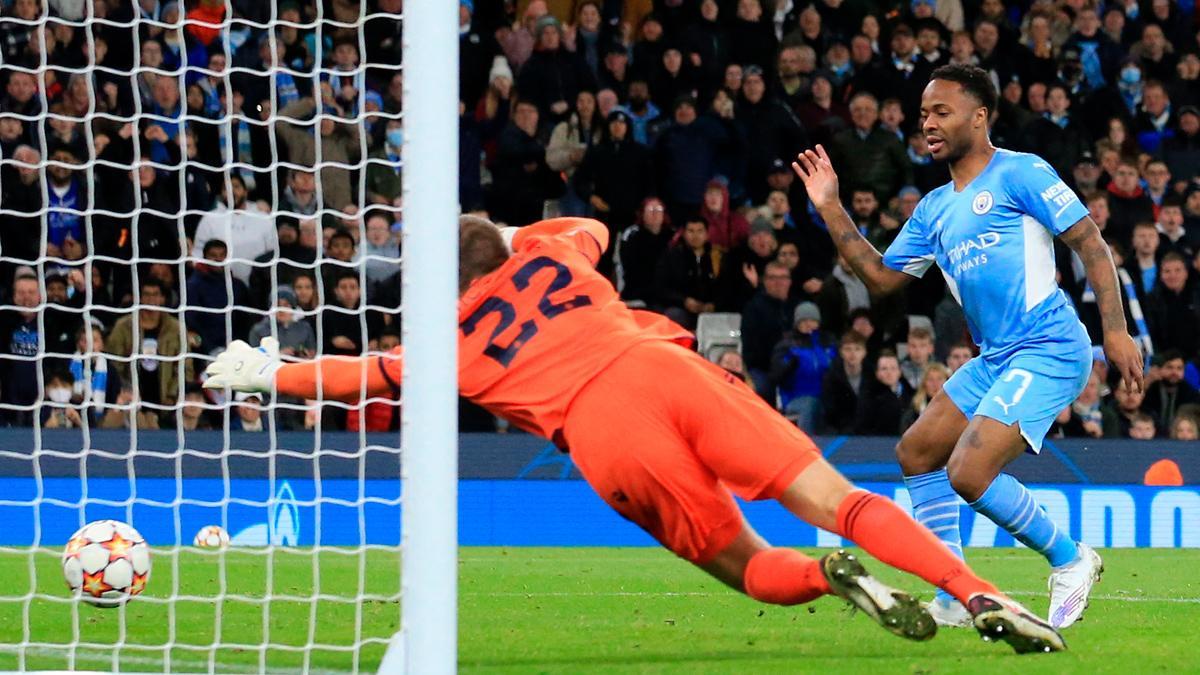 Manchester City-Brujas: Sterling anotó el tercer tanto del conjunto inglés ante el Brujas