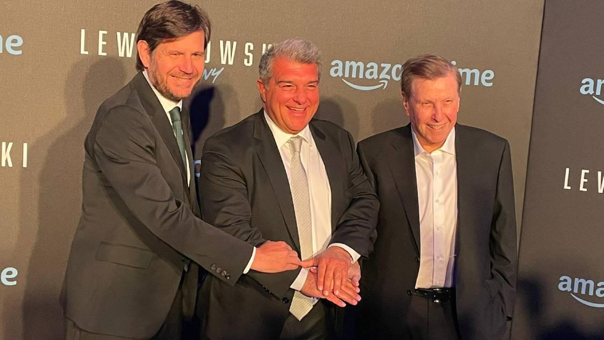 Laporta, junto a Mateu Alemany en Varsovia en la presentación del documental sobre Lewandowski Laporta, junto a Mateu Alemany en Varsovia en la presentación del documental sobre Lewandowski