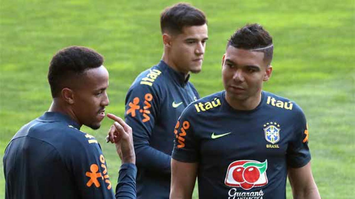 Militao, arropado por Casemiro y Coutinho en su primer entreno con Brasil