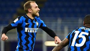 Eriksen marcó el gol de la victoria del Inter sobre el Milan en el descuento Eriksen marcó el gol de la victoria del Inter sobre el Milan en el descuento