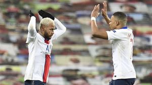 Neymar y Mbappé lideraron al PSG en Old Trafford. Neymar y Mbappé lideraron al PSG en Old Trafford.