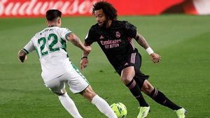 Marcelo frente a Rigoni en una acción del Elche - Madrid Marcelo frente a Rigoni en una acción del Elche - Madrid