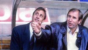 Cruyff y Rexach, en el banquillo del Camp Nou