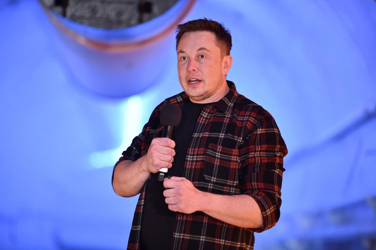 Musk rectifica tras amenazar con despedir al 10 % de la plantilla de Tesla