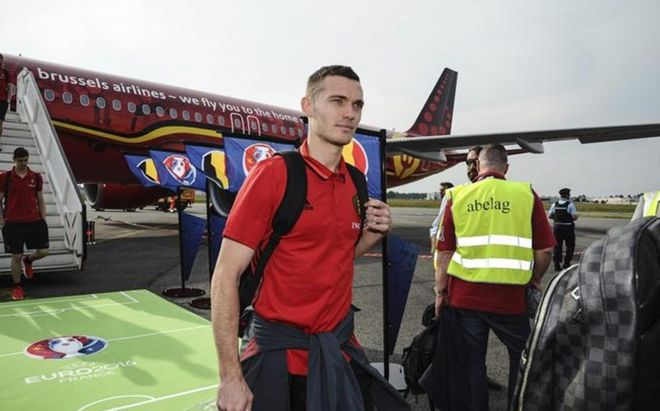 Vermaelen quiere ir a la Premier Vermaelen quiere ir a la Premier