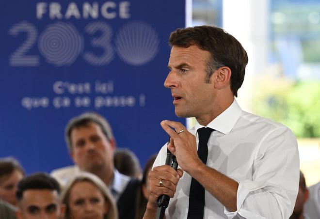 Macron defiende su trabajo como ministro de Economía ante las filtraciones sobre Uber en Francia