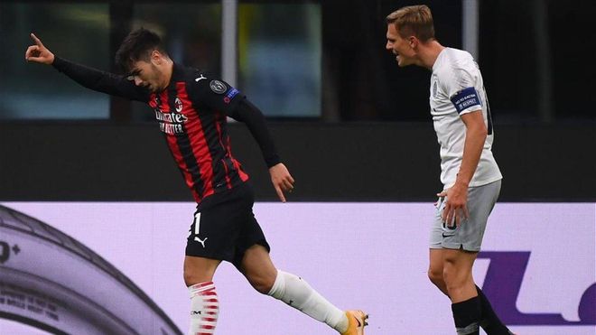 Brahim, en una imagen de archivo con el Milan Brahim, en una imagen de archivo con el Milan
