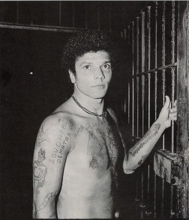 Pedro Rodrigues Filho, conocido como Pedrinho Matador, es un asesino serial Brasileño que en su historial criminal entre 1967 y 2003 asesinó a 71 personas, incluyendo a 43 reos cuando ya estaba en prisión. Pedrinho Matador perseguía y mataba a narcotraficantes, violadores, asesinos, pedófilos. Ahora es youtuber.