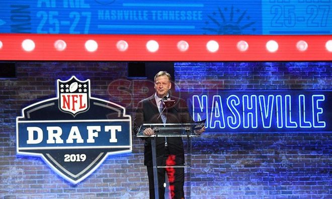 Roger Goodell participando en el Draft del 2019 Roger Goodell participando en el Draft del 2019