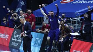 El banquillo del Barça celebra una acción del equipo en Estambul El banquillo del Barça celebra una acción del equipo en Estambul