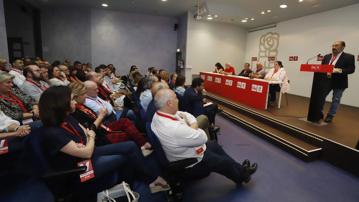 ELECCIONES 28M | Lambán quiere acordonar a Vox y conformar un tablero de 60 diputados en Aragón
