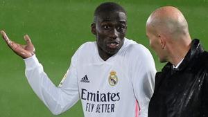 Mendy pide al Real Madrid una subida salarial