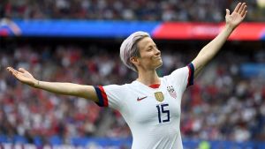 Megan Rapinoe celebra un gol con USA Megan Rapinoe celebra un gol con USA
