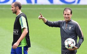 Giorgio Chiellini y Massimiliano Allegri en el Open Media Day de la Juventus Giorgio Chiellini y Massimiliano Allegri en el Open Media Day de la Juventus