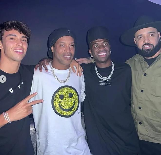 Joao Félix, Ronaldinho y Vinicius, juntos de vacaciones en Miami