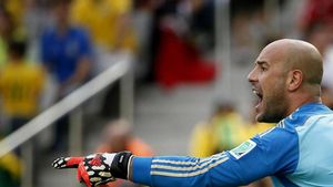 Pepe Reina carga contra Echenique en Twitter: ¡Miserable! Pepe Reina carga contra Echenique en Twitter: ¡Miserable!