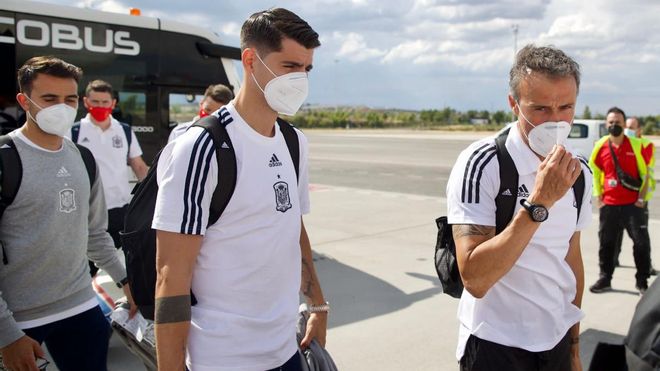 Luis Enrique y Morata camino a Sevilla Luis Enrique y Morata camino a Sevilla