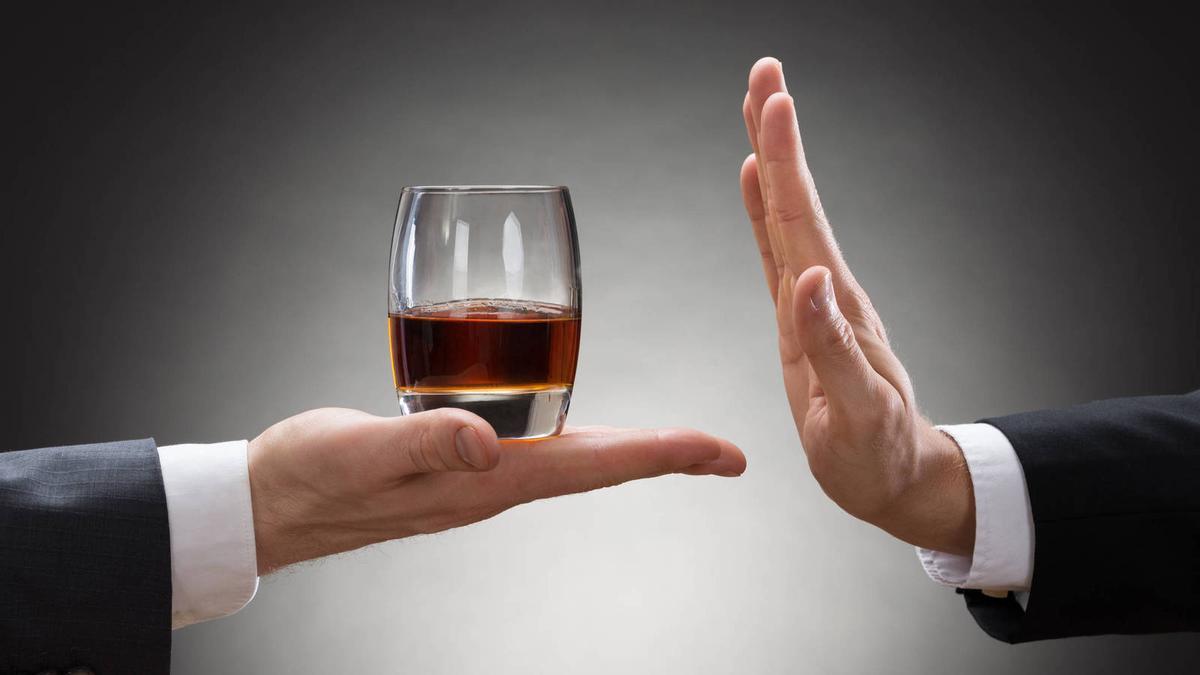 Beber alcohol causó cáncer a 100.000 consumidores en 2020