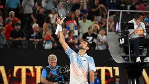 Novak Djokovic celebra la victoria ante Rublev en los cuartos de final del Open de Australia