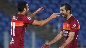 Mkhitaryan y Pedro se entienden a las mil maravillas en la Roma Mkhitaryan y Pedro se entienden a las mil maravillas en la Roma