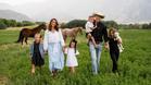 Carroll y su familia, felices en sus terrenos en Utah