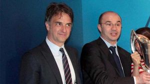 Michele Uva (izquierda), nuevo vicepresidente de la UEFA Michele Uva (izquierda), nuevo vicepresidente de la UEFA