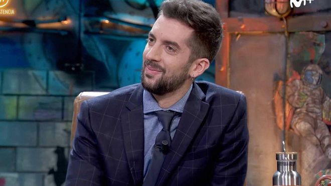 El tatuaje que se ha tenido que hacer en directo David Broncano El tatuaje que se ha tenido que hacer en directo David Broncano