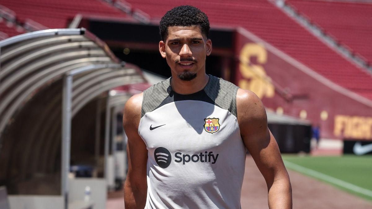 رونالد أراوخو يشيد بأداء زميله في برشلونة فيرمين لوبيز بعد فوزهما على ريال مدريد في مباراة ودية