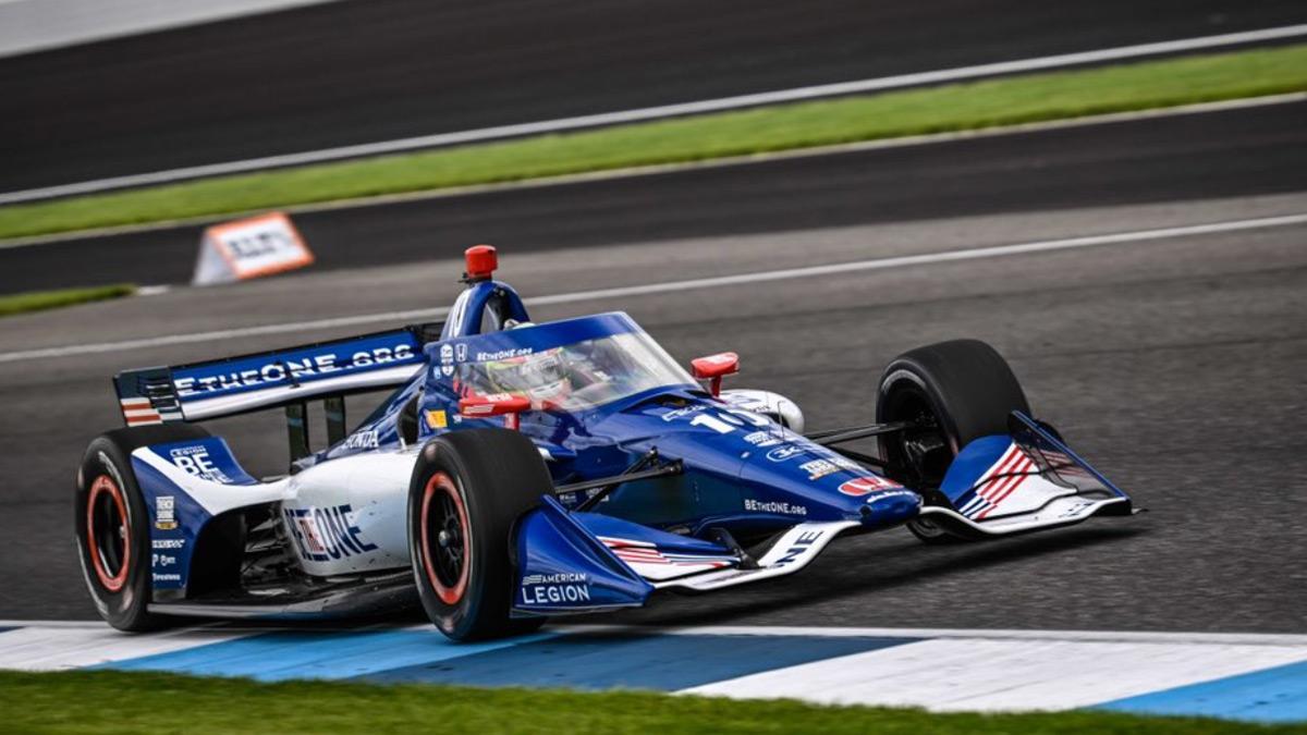 Alex Palou vuela en Indianápolis y se pone líder antes de las 500 millas