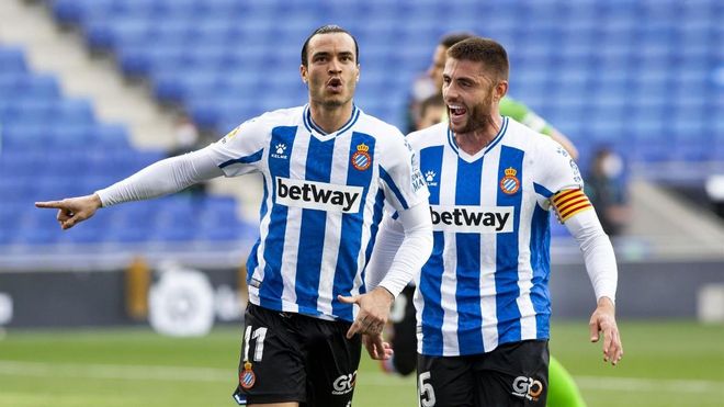 De Tomás, celebrando un gol junto a David López De Tomás, celebrando un gol junto a David López
