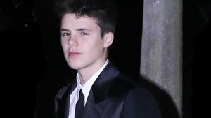 Polémica con el hijo de Beckham por intentar vender una sudadera por más de 100.000 euros Polémica con el hijo de Beckham por intentar vender una sudadera por más de 100.000 euros