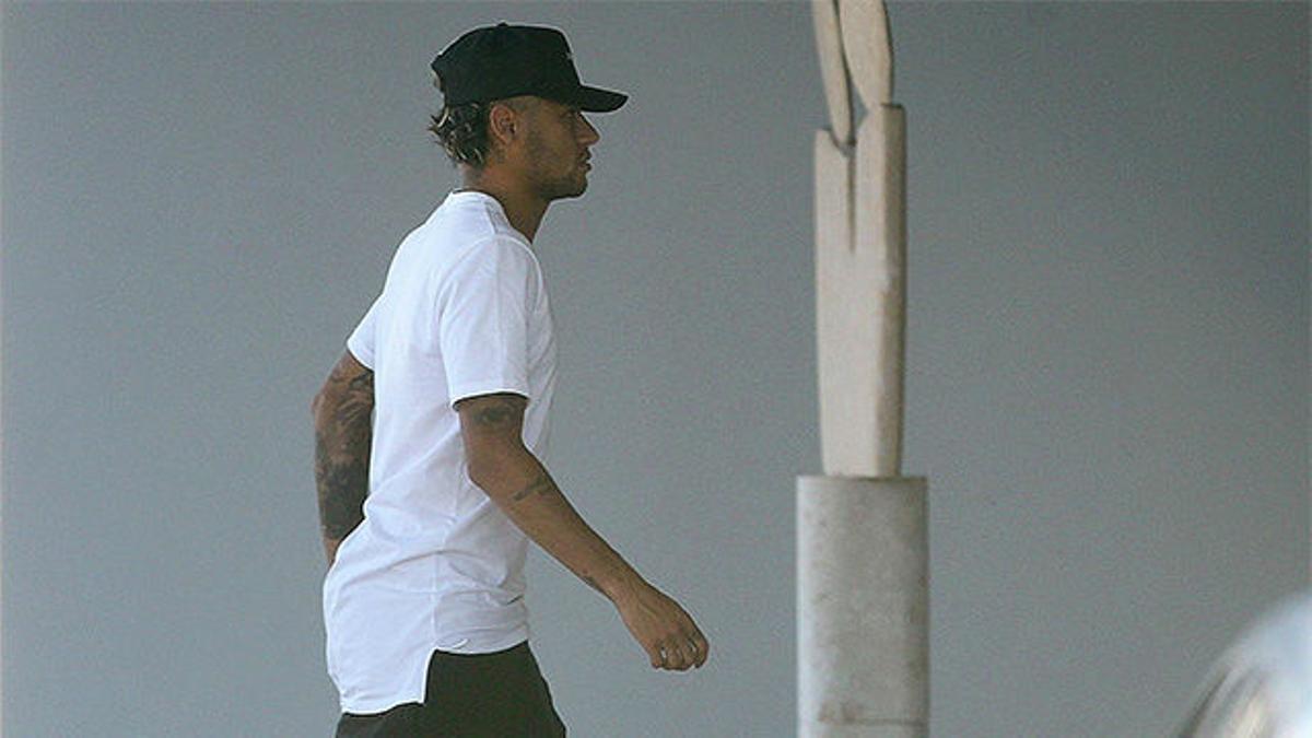 Neymar ya es libre para fichar por el PSG