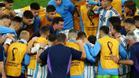 Scaloni anima a los jugadores de Argentina antes de los penaltis.