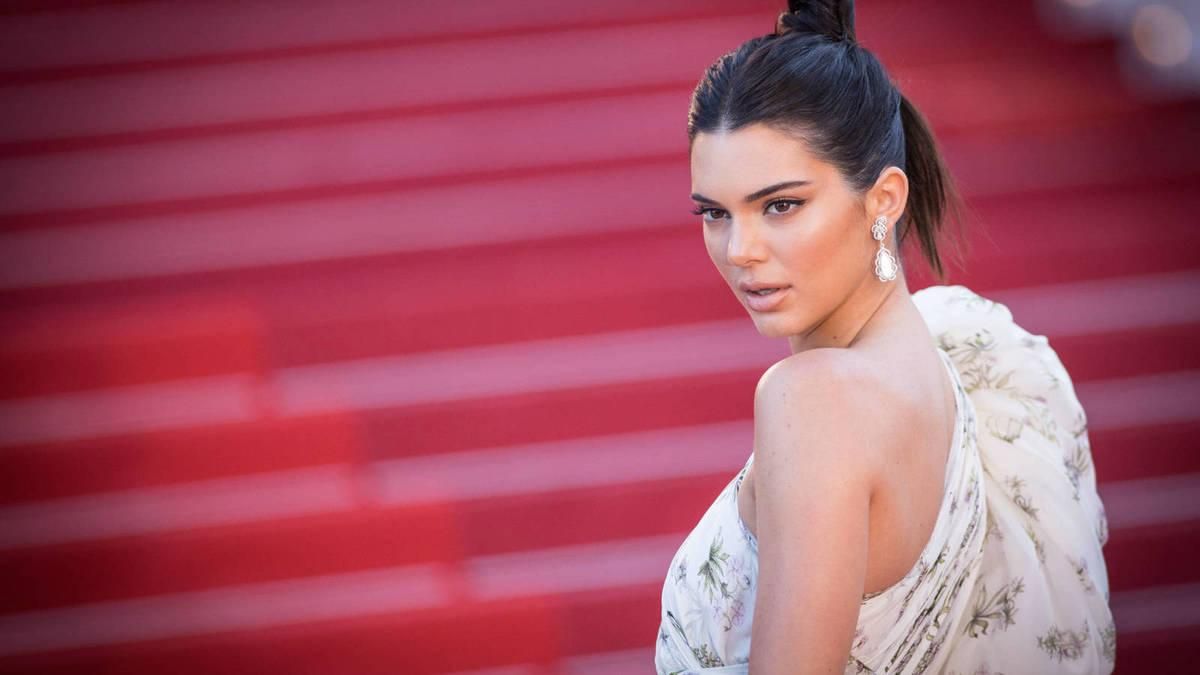 Kendall Jenner, acosada en su propia casa de Los Ángeles Kendall Jenner, acosada en su propia casa de Los Ángeles