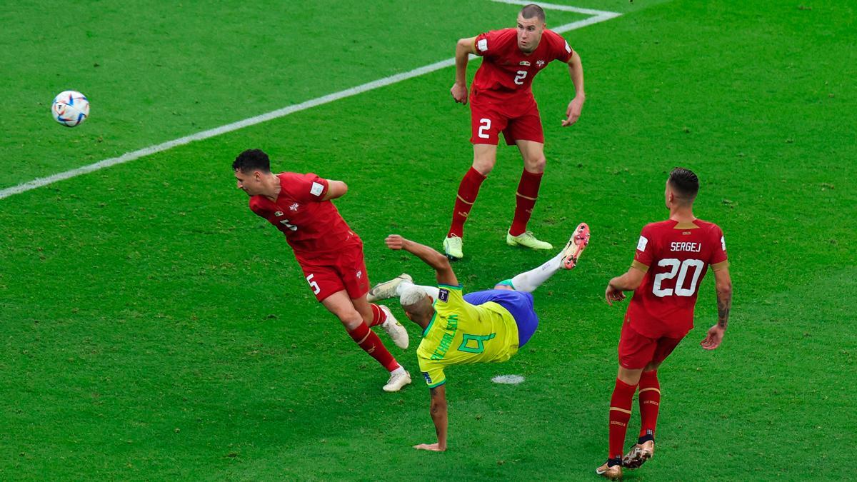 Brasil - Serbia: ¡Richarlison marca el que puede ser el gol del Mundial!