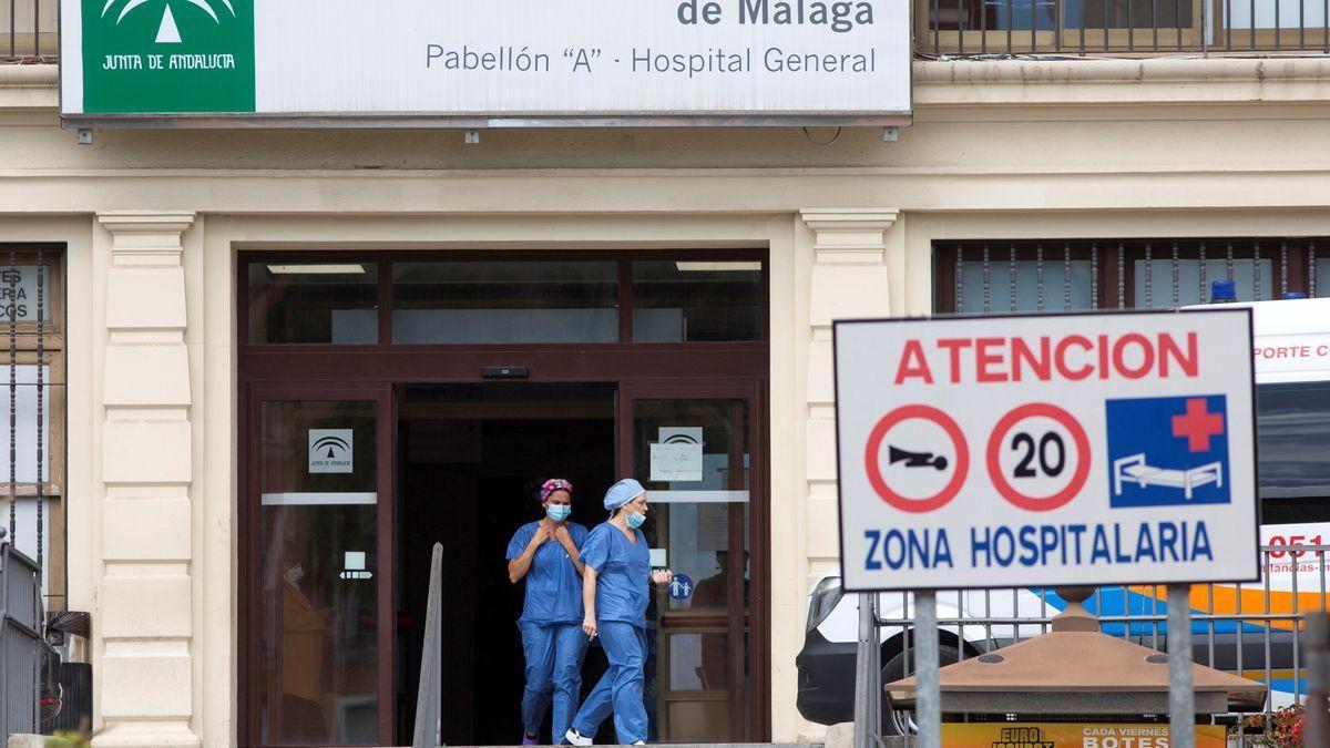 68 sanitarios del hospital de Málaga contagiados tras una reunión navideña