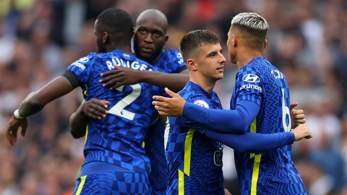 El Chelsea y el Liverpool comparten la punta de la Premier con los mismos puntos y diferencial de goles El Chelsea y el Liverpool comparten la punta de la Premier con los mismos puntos y diferencial de goles