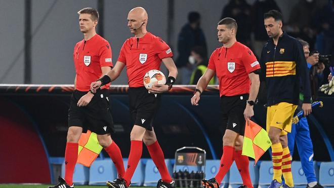 La UEFA no designará árbitros rusos