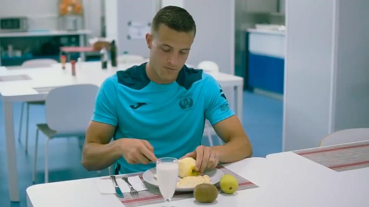 Rodrigo Tarín participó en el anuncio de la segunda equipación del Leganés Rodrigo Tarín participó en el anuncio de la segunda equipación del Leganés