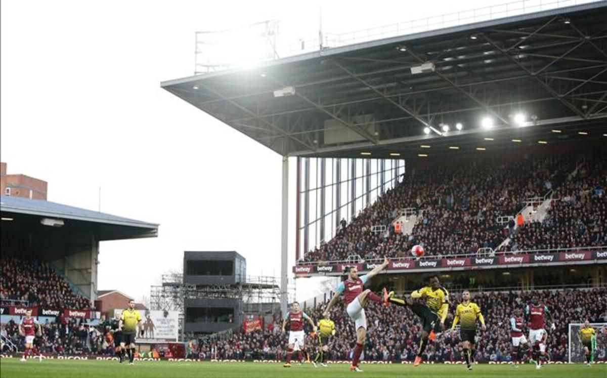 Upton Park, uno de los estadios más míticos del fútbol inglés, se despide tras 112 años de historia Upton Park, uno de los estadios más míticos del fútbol inglés, se despide tras 112 años de historia