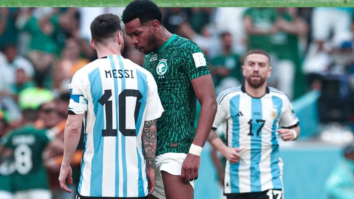 Ali Albulayhi, hablando con Messi Ali Albulayhi, hablando con Messi