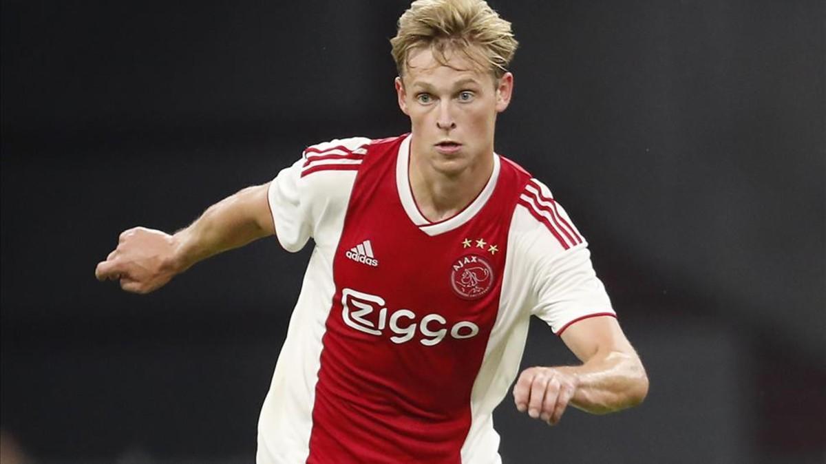 De Jong won't be allowed to join Barcelona until next season