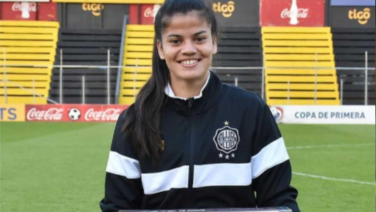 Premio machista para una futbolista paraguaya: ¡recibe un conjunto de cacerolas! Premio machista para una futbolista paraguaya: ¡recibe un conjunto de cacerolas!