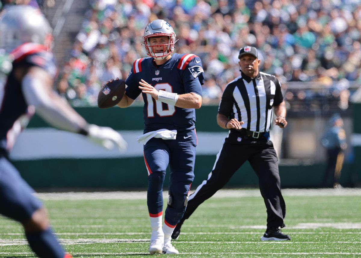 El quarterback de los Patriots, Mac Jones El quarterback de los Patriots, Mac Jones