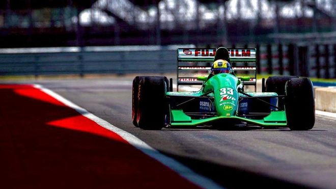 Mick, al volante del Jordan191 en Silverstone Mick, al volante del Jordan191 en Silverstone